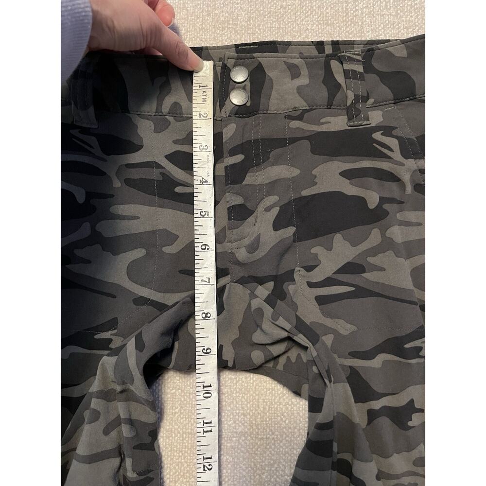 Columbia Camo Pants Womens 4 Green Hiking Utility Trail Omni-Shield Roll Tab Hem - Picture 12 of 14